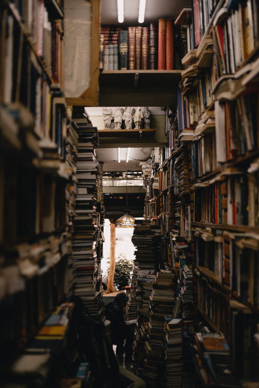 book shelves in a room close up photography